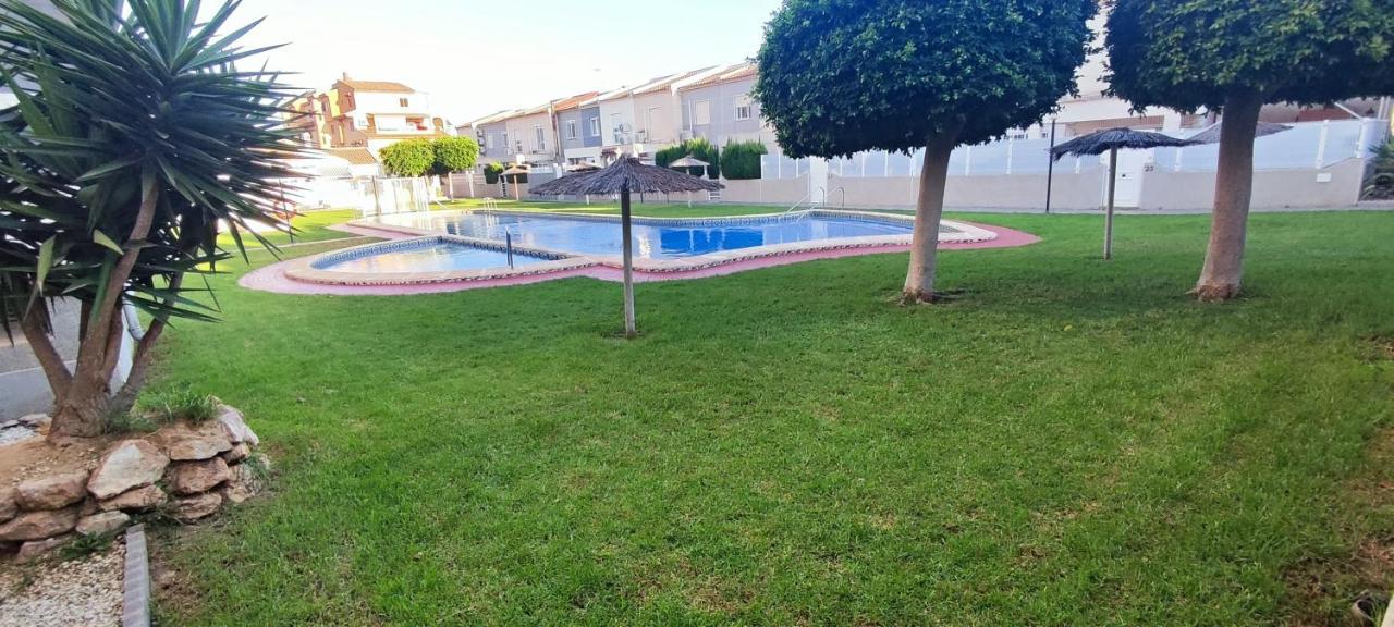 Estudio De Lujo Torrevieja Luaran gambar